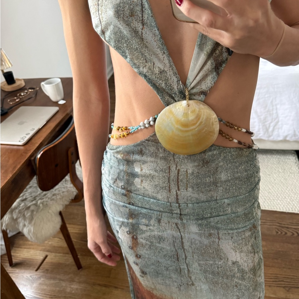Jaded London - Vida Backless Maxi Dress With Shell Trim in Marine small - Picture 7 of 10